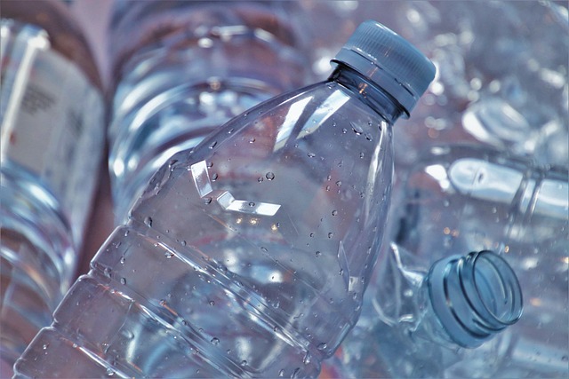 **Inteligentne dozowniki vs. tradycyjne butelki z recyklingu: Które rozwiązanie jest bardziej ekologiczne i ekonomiczne?** - 7 2025