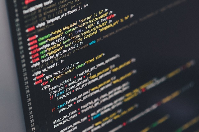 **Migracja z zamkniętych platform Low-Code/No-Code na open-source: Jak uniknąć vendor lock-in i odzyskać kontrolę nad kodem?**