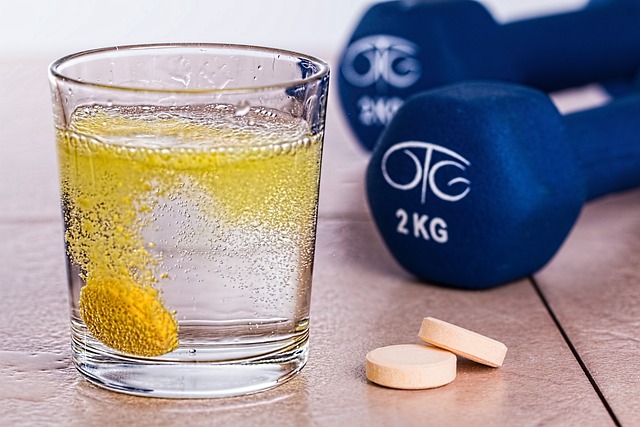 **Mikrobiom jelitowy pod kontrolą: Czy wszczepialne kapsułki monitorujące florę bakteryjną zrewolucjonizują spersonalizowaną dietę?**