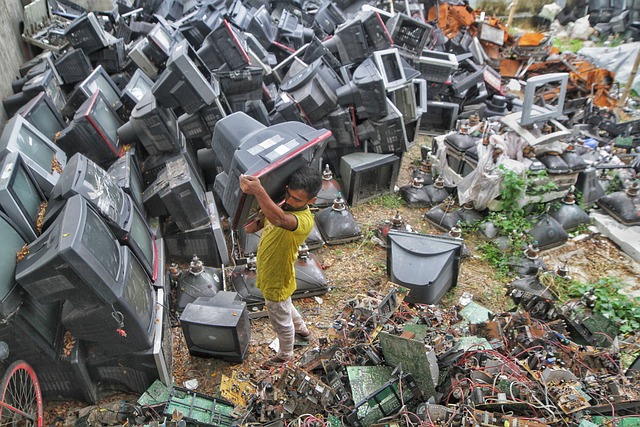 **Zero-Waste e-odpady: Projektowanie modułowych i naprawialnych smartfonów dla przedłużenia cyklu życia** - 5 2025