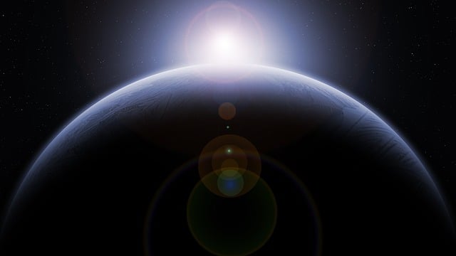 **Modele chmur w atmosferach egzoplanet: Szczegółowa analiza mocnych i słabych stron różnych podejść**